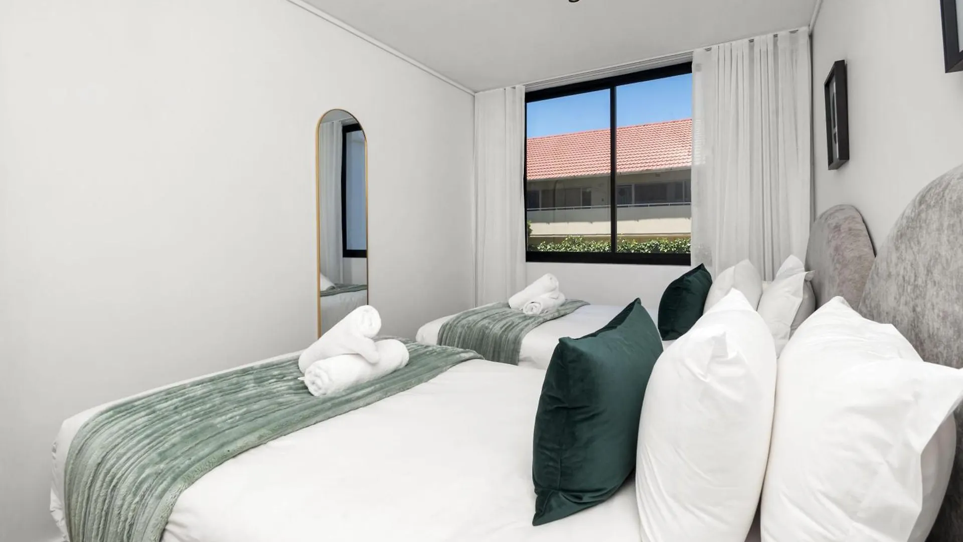 Modern 2-Bed Apartment In Claremont With Balcony Ciudad del Cabo 0*,  Sudáfrica