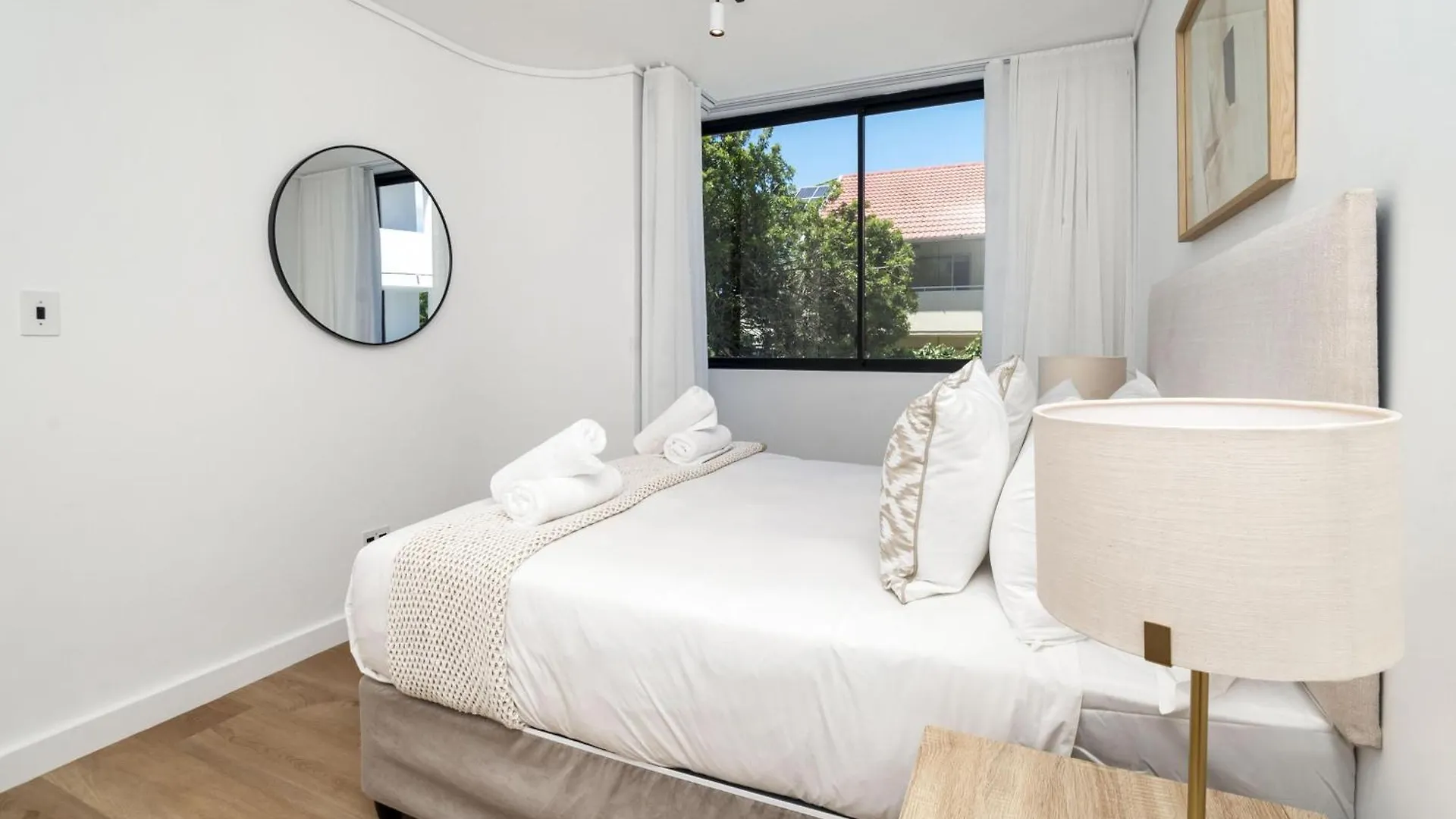 Modern 2-Bed Apartment In Claremont With Balcony Ciudad del Cabo