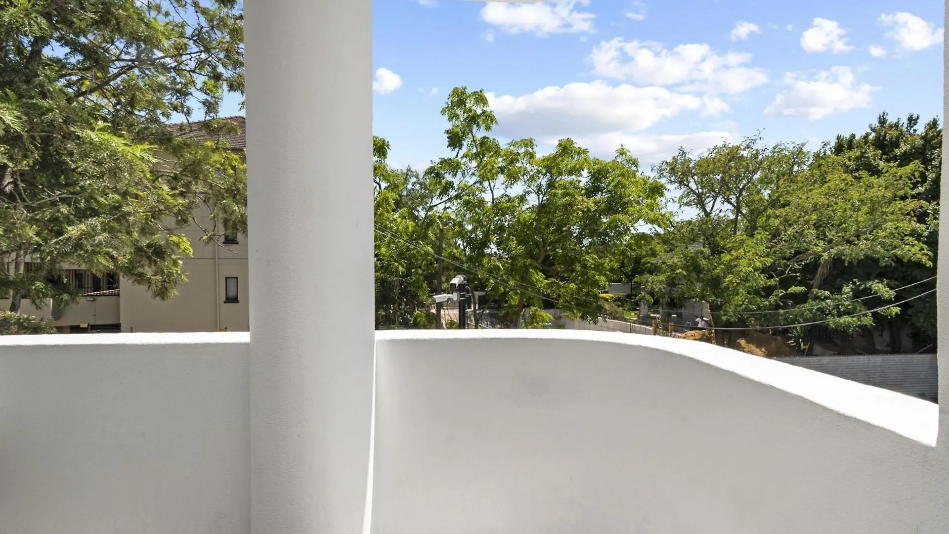 Modern 2-Bed Apartment In Claremont With Balcony Ciudad del Cabo